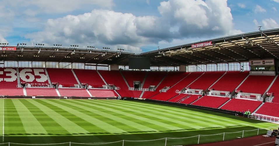 2015年加拿大女足世界杯弗兰克·克莱尔体育场.jpg 2015年加拿大女足世界杯弗兰克·克莱尔体育场.jpg