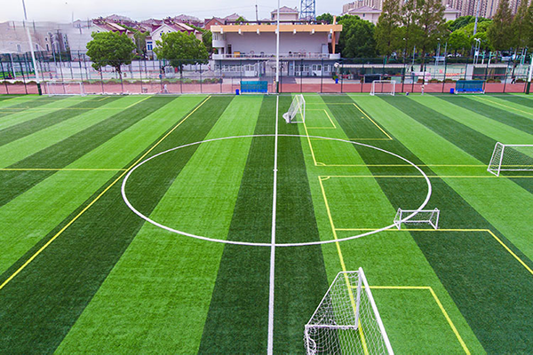 运动场人造草坪是什么?有什么优势?