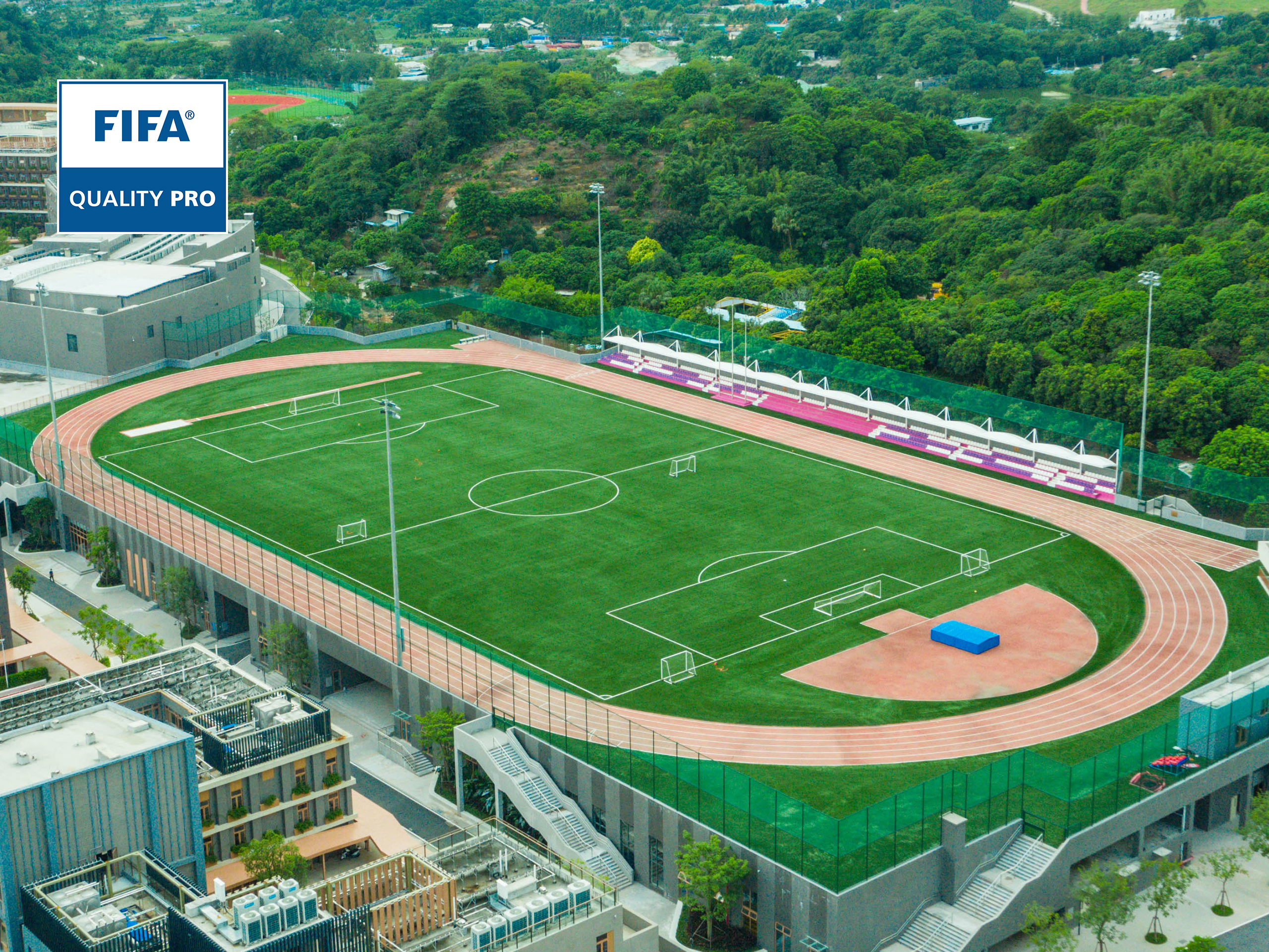 斐特思公学空中足球场国际足联认证场地